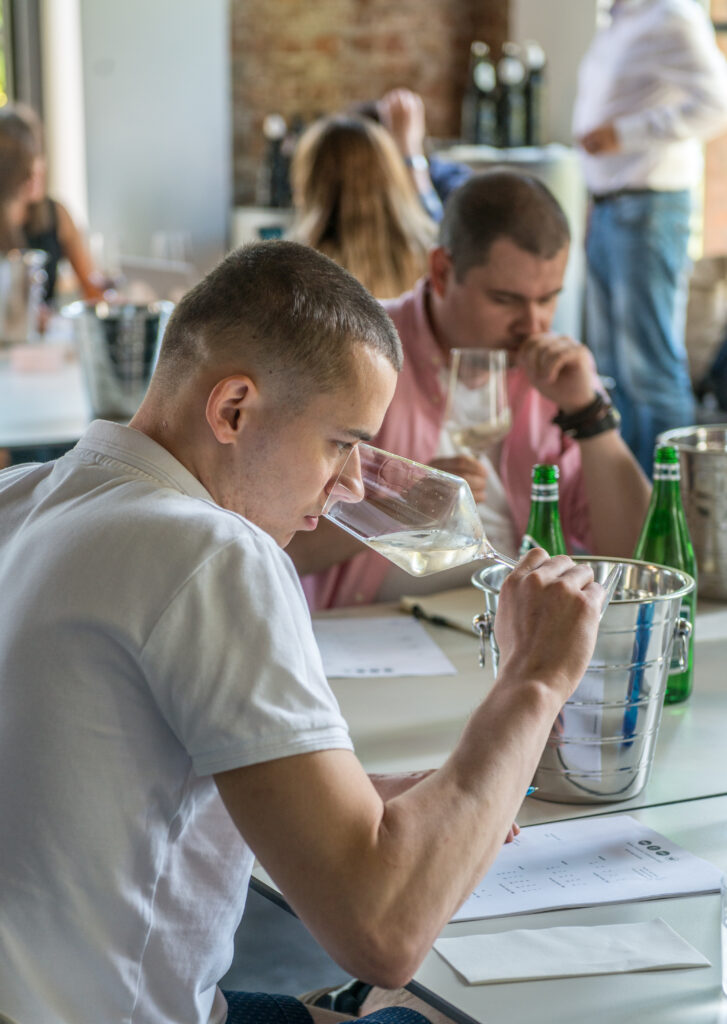 trener warsztatów kelnerskich, szkolenia gastronomiczne